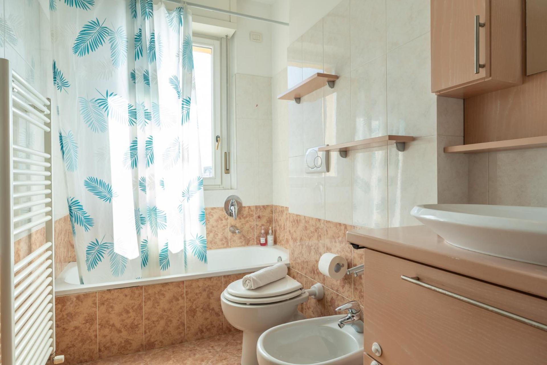 Large Well-Equipped Appartement Near Como Lake ليكو المظهر الخارجي الصورة